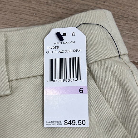 Nautica Women’s size 6 Khaki Shorts w/ Pockets Desert Khaki New with Tags - Picture 2 of 5